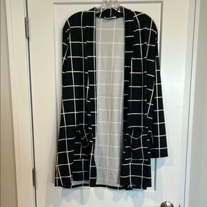 Zenana Black and White Pattern Cardigan style jacket. Size XL.